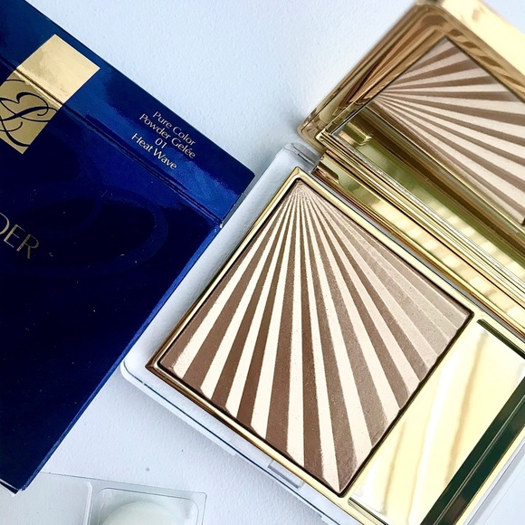 Estée Lauder Illuminating Powder - Picture 2 of 2